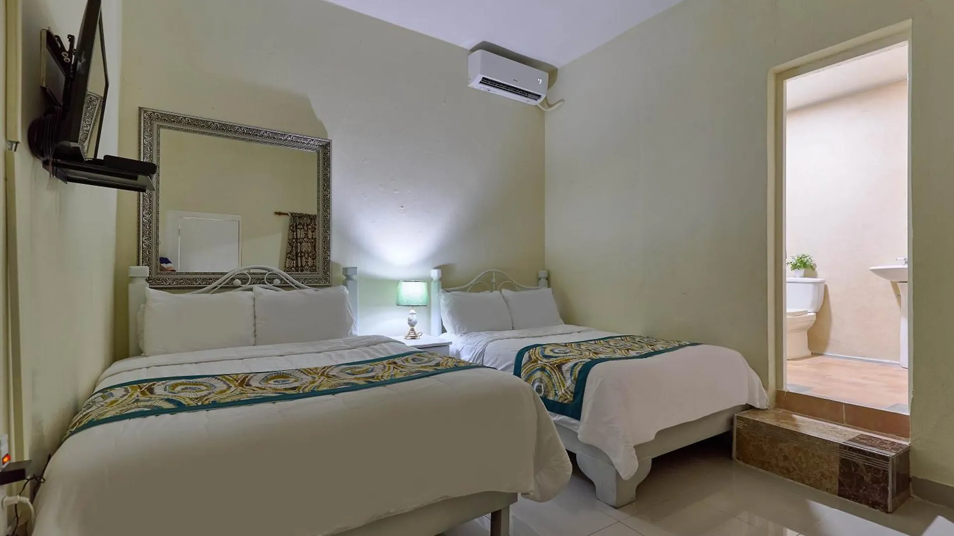 Hotel D'Cornelio سانتو دومينجو