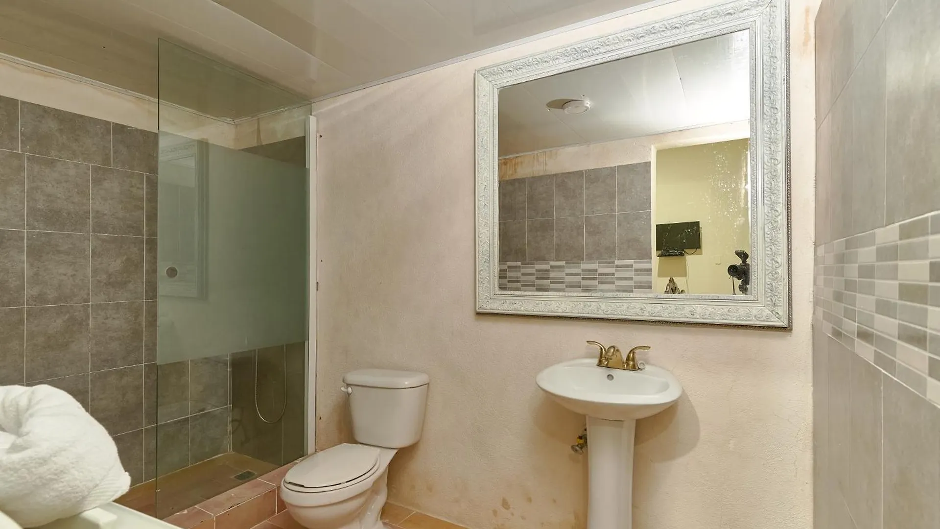 Hotel D'Cornelio Santo Domingo