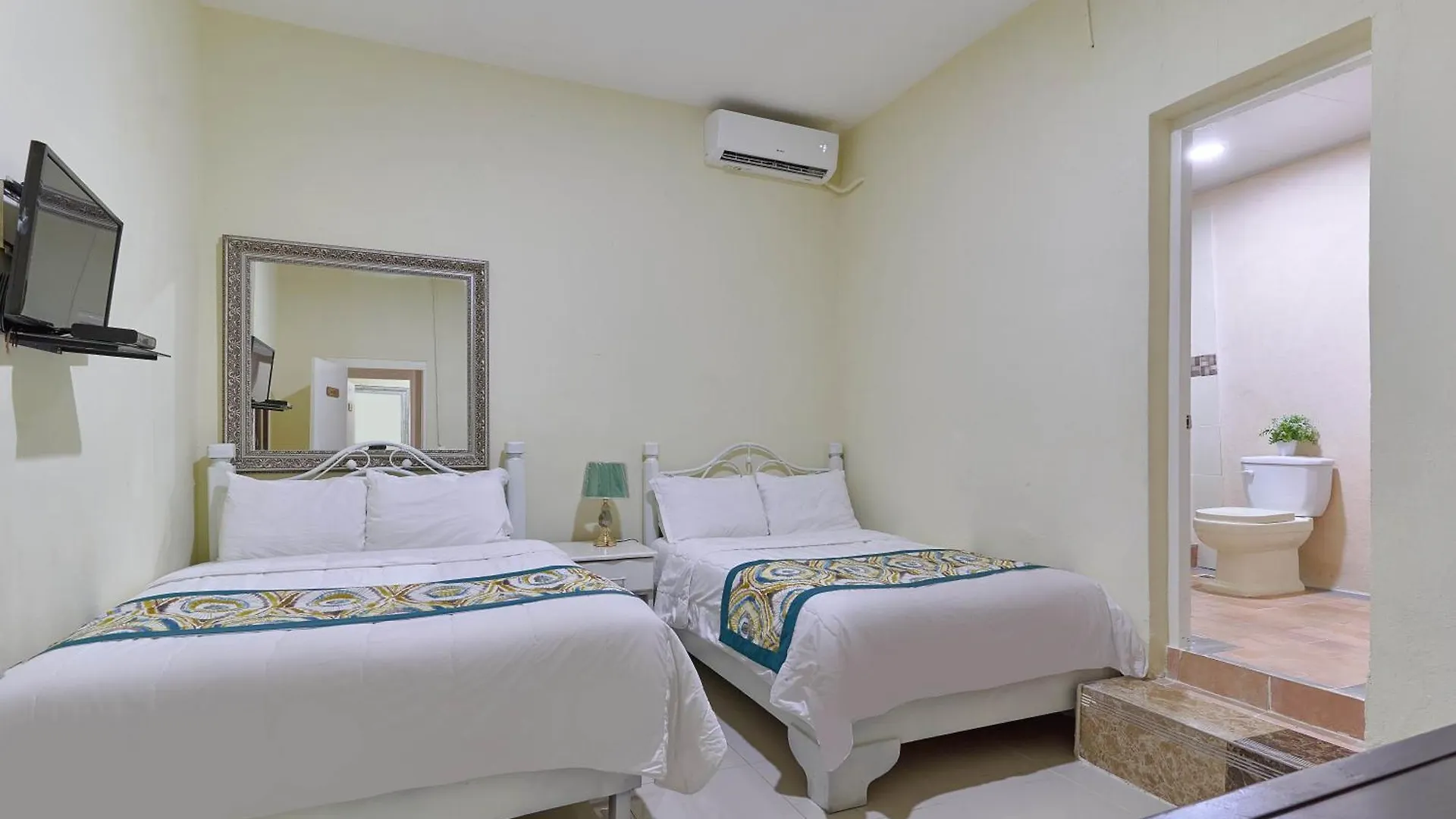 Hotel D'Cornelio Santo Domingo 5*,